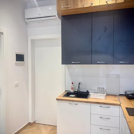 Garden Premium Mali Robit Apartment Golem (Tirana)