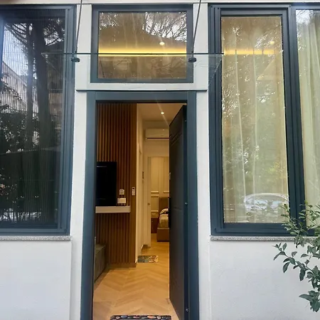 Apartment Garden Premium Mali Robit