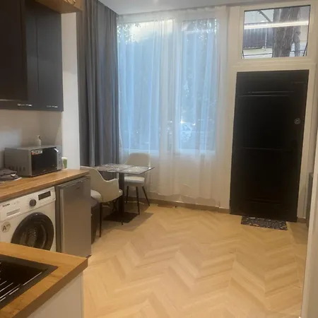 Apartment Garden Premium Mali Robit *