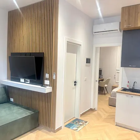 Apartment Garden Premium Mali Robit Golem (Tirana)
